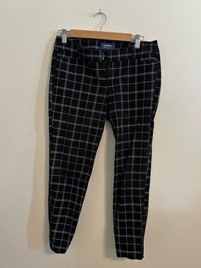 Old Navy women’s mid rise Black Windowpane plaid pants